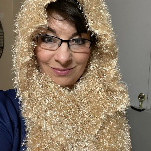 Eyelash Scarf in Pretty Cream/Light Brown Color - Picture 2 of 3